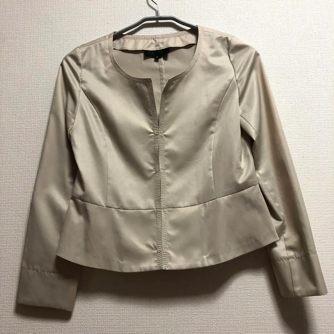 UNTITLED Chaqueta Untitle manga larga sin color beige | SIN TÍTULO アンタイトル 長袖 ノーカラージャケット ベージュ