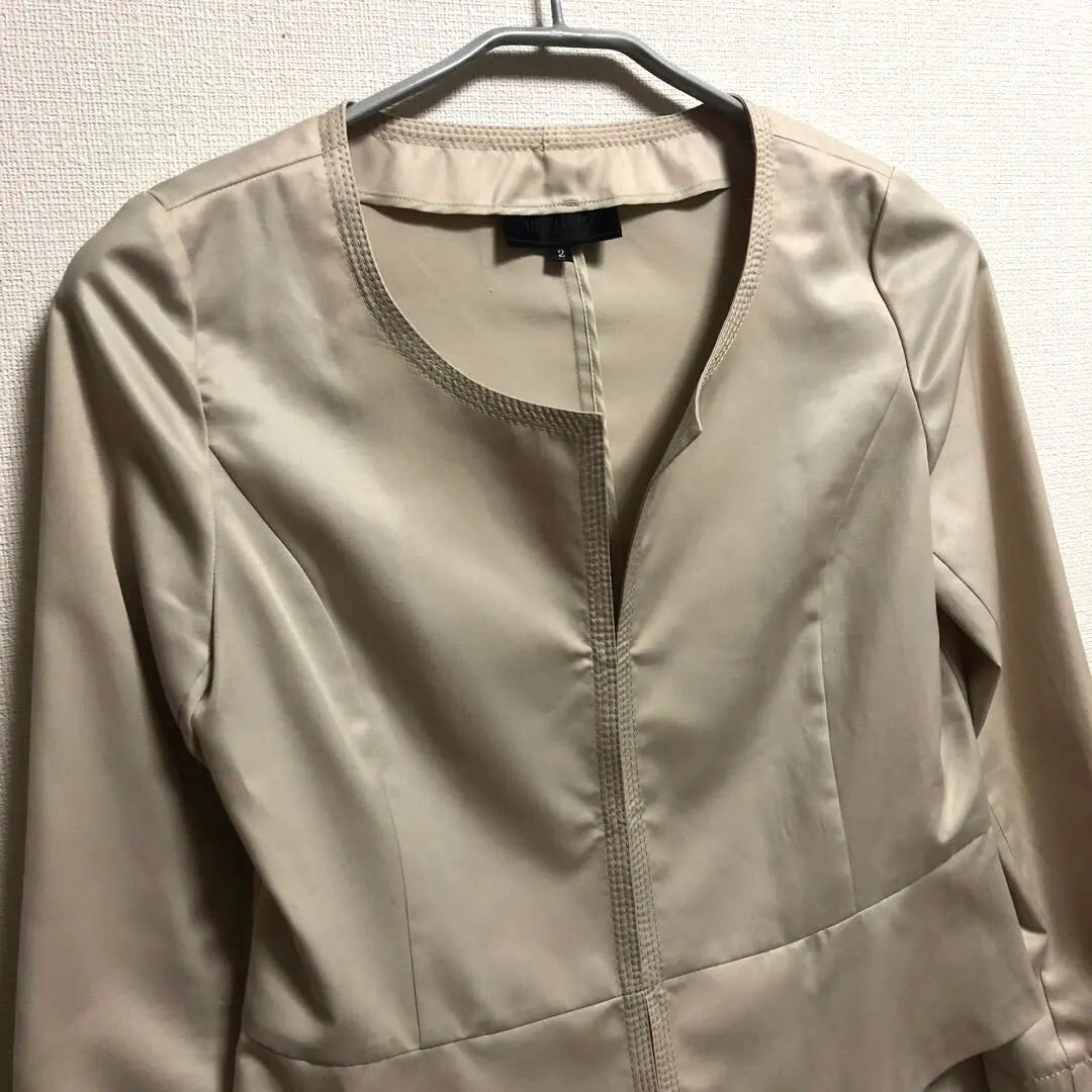 UNTITLED Chaqueta Untitle manga larga sin color beige | SIN TÍTULO アンタイトル 長袖 ノーカラージャケット ベージュ