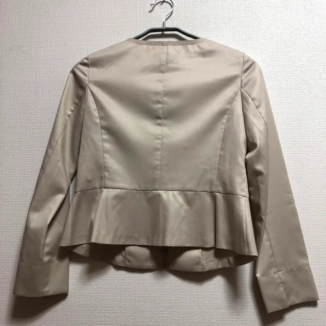 UNTITLED Chaqueta Untitle manga larga sin color beige | SIN TÍTULO アンタイトル 長袖 ノーカラージャケット ベージュ