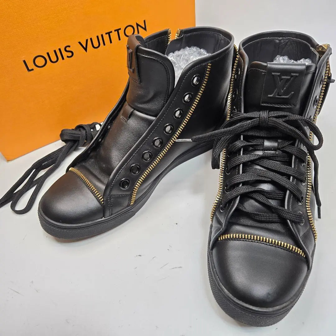 LOUIS VUITTON High-cut sneakers with zip motif in super-fabric