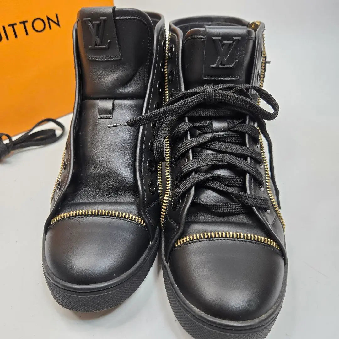 LOUIS VUITTON High-cut sneakers with zip motif in super-fabric