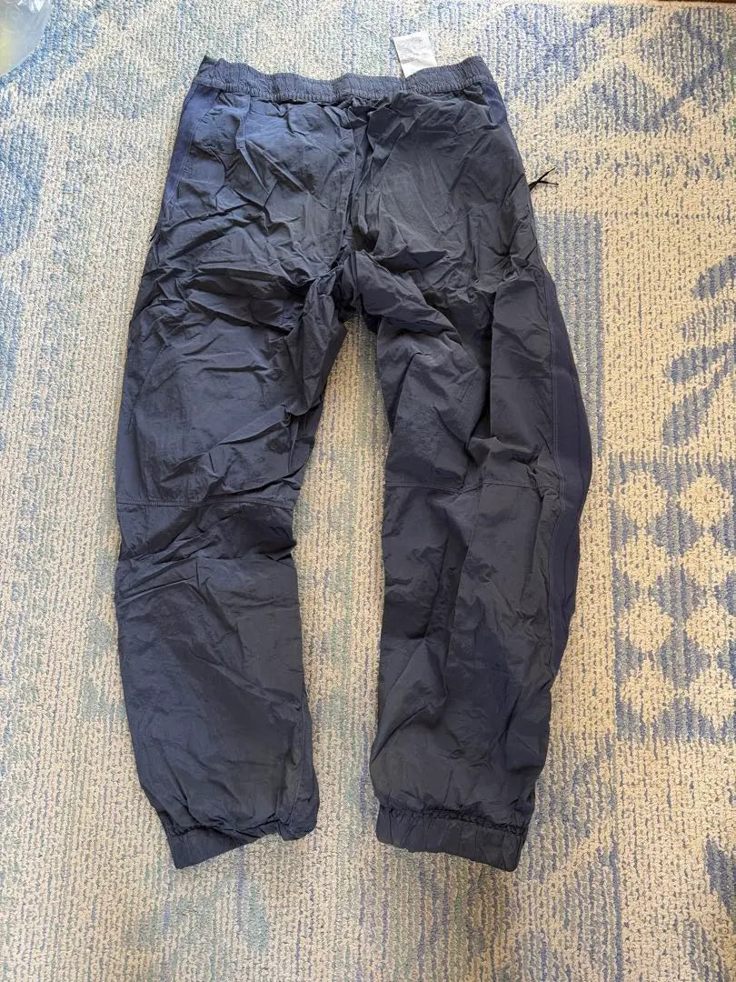 ¡Súper raro! Pantalones cargo STONE ISLAND en azul oscuro. No disponibles en Japón.