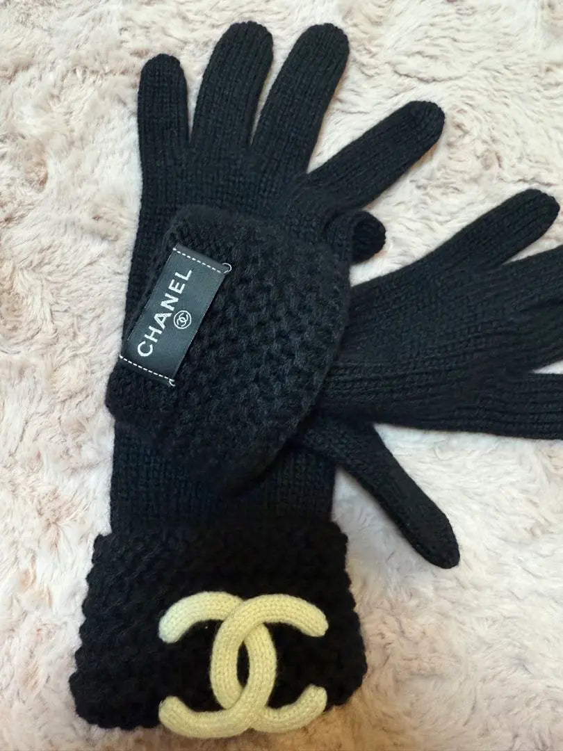 New unused ♡ Chanel ♡ CHANEL ♡ knit gloves