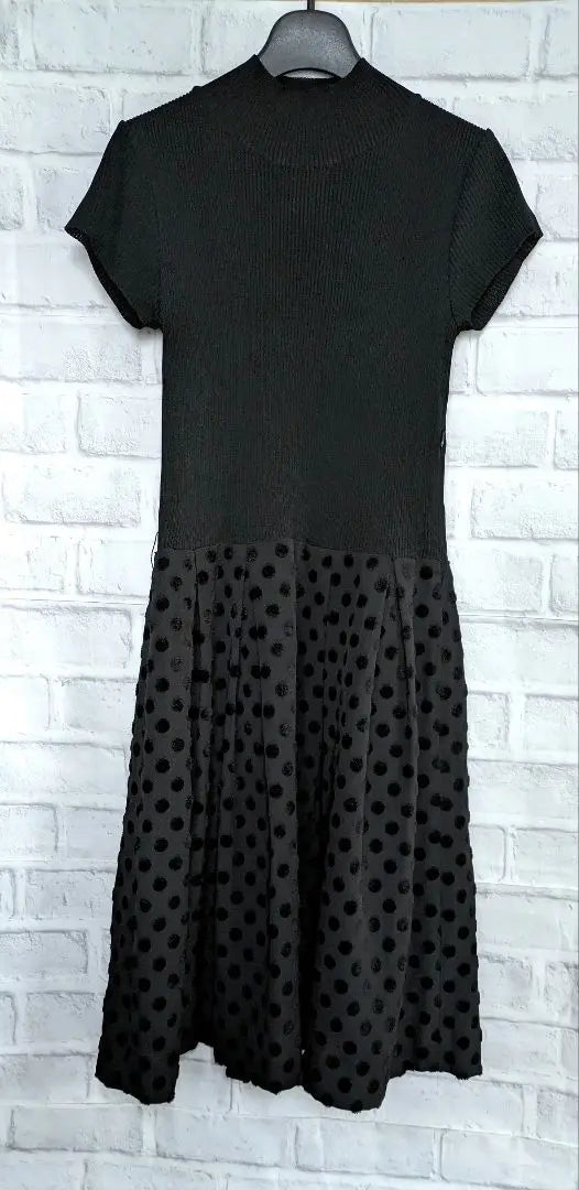 Dot pattern knit dress