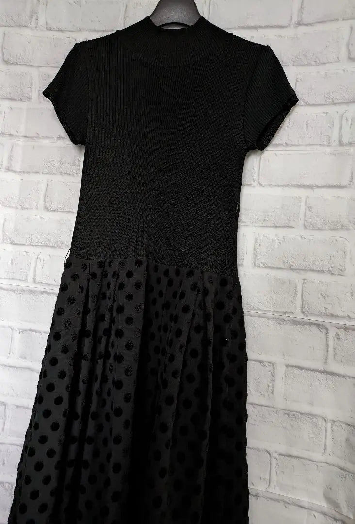 Dot pattern knit dress