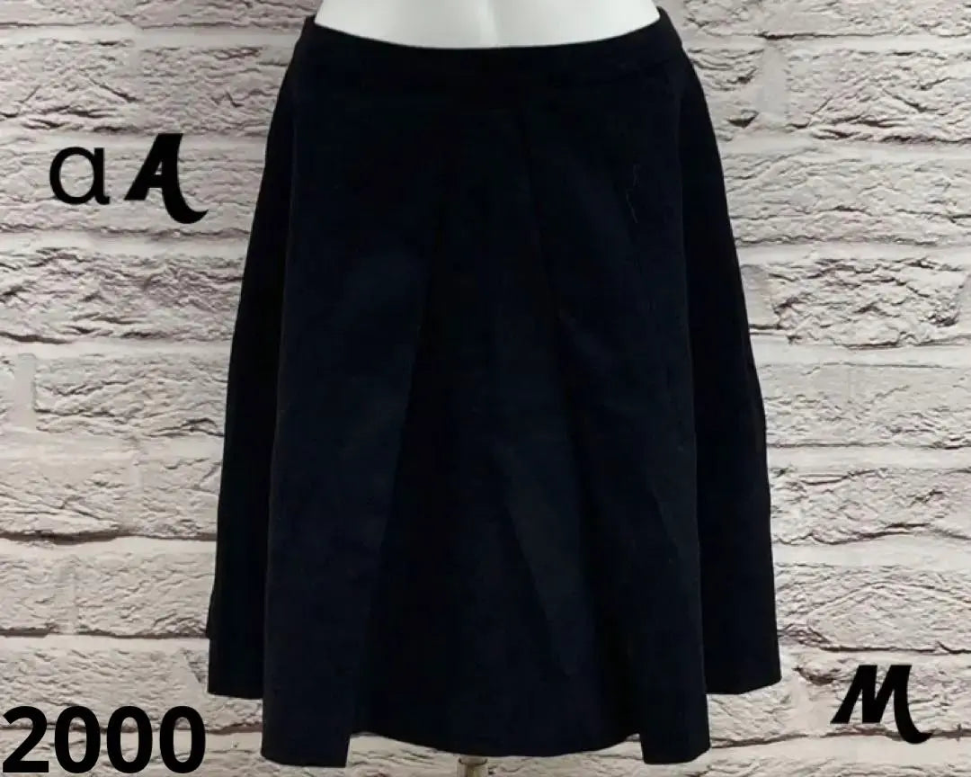 ☆6404T☆ α A knee-length skirt