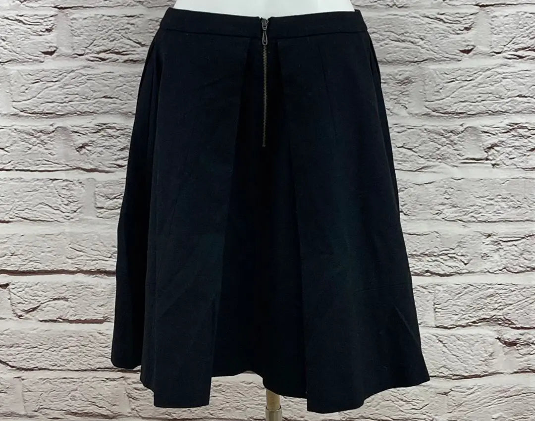 ☆6404T☆ α A knee-length skirt