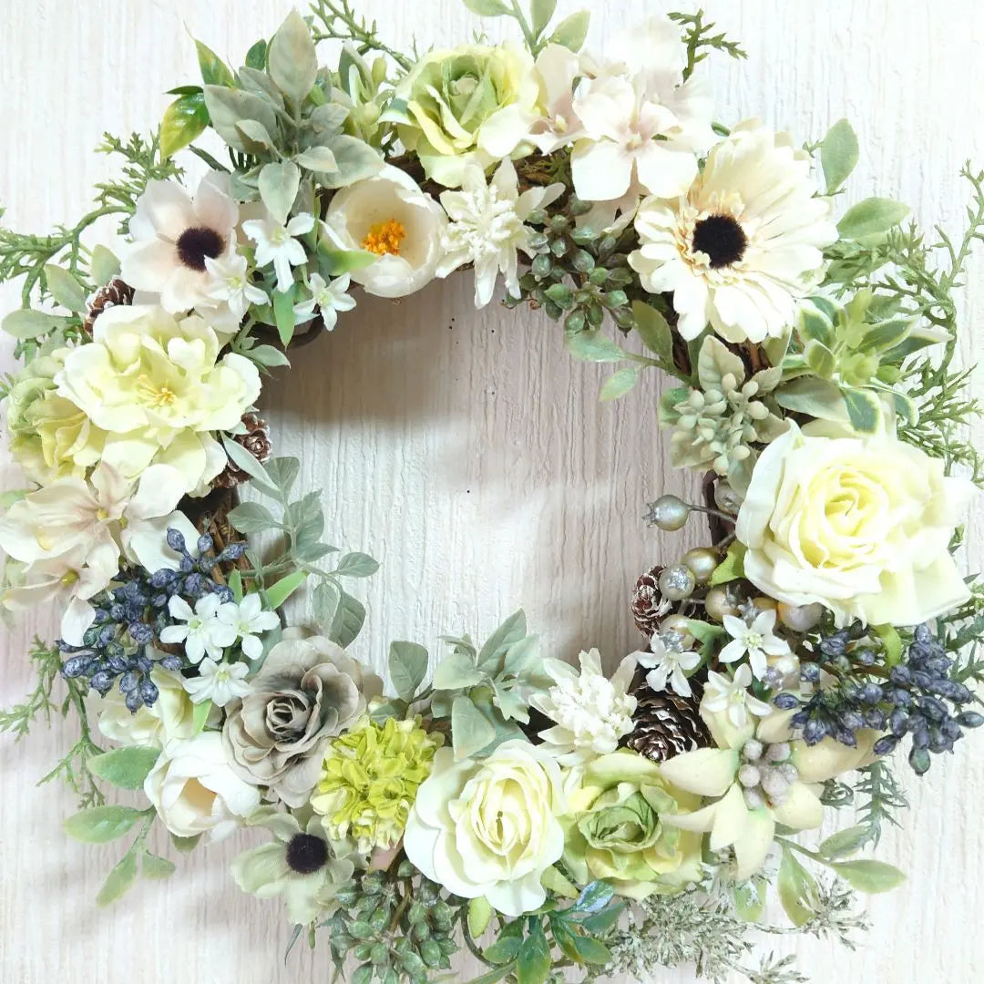 White rose and berry flower wreath *Entrance wreath *Entrance decoration *Natural wreath