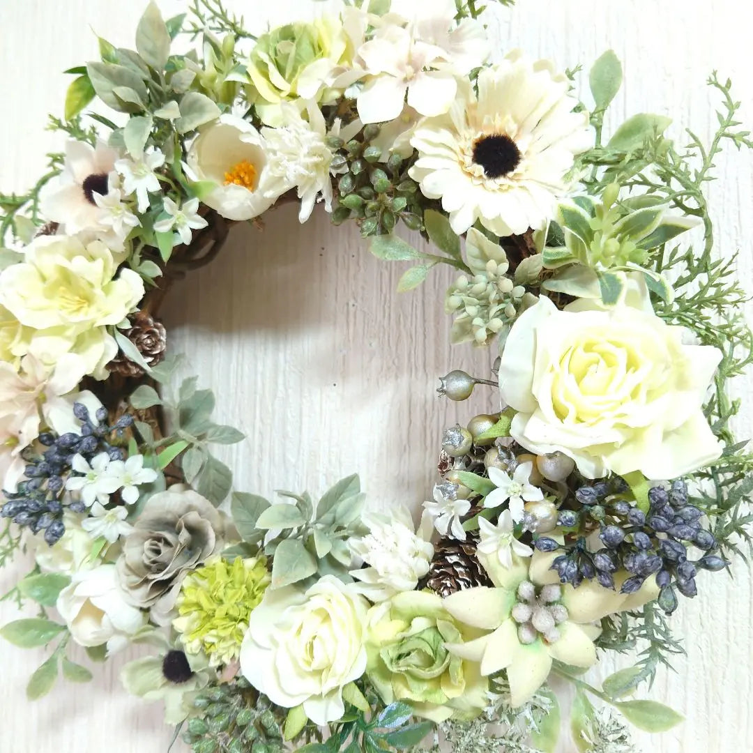 White rose and berry flower wreath *Entrance wreath *Entrance decoration *Natural wreath