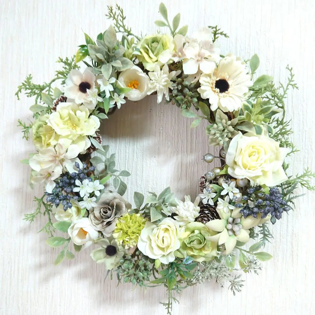 White rose and berry flower wreath *Entrance wreath *Entrance decoration *Natural wreath