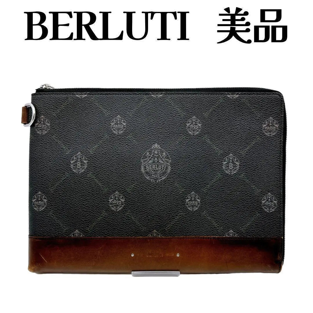 Belluti Bolso Clutch Signature De Piel Con Logotipo E1129 | ベルルッティ シグネチャー クラッチバッグ レザー ロゴ E1129