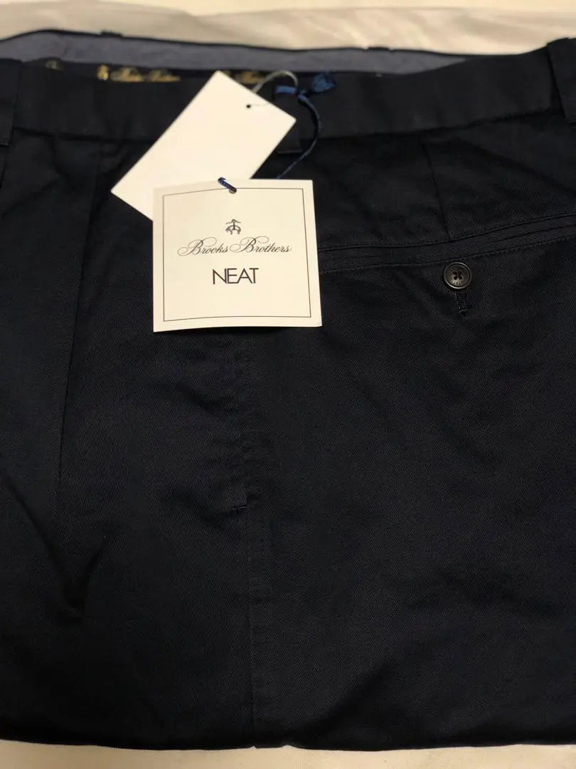 NEAT Brooks Brothers THOMPSON navy 34 New