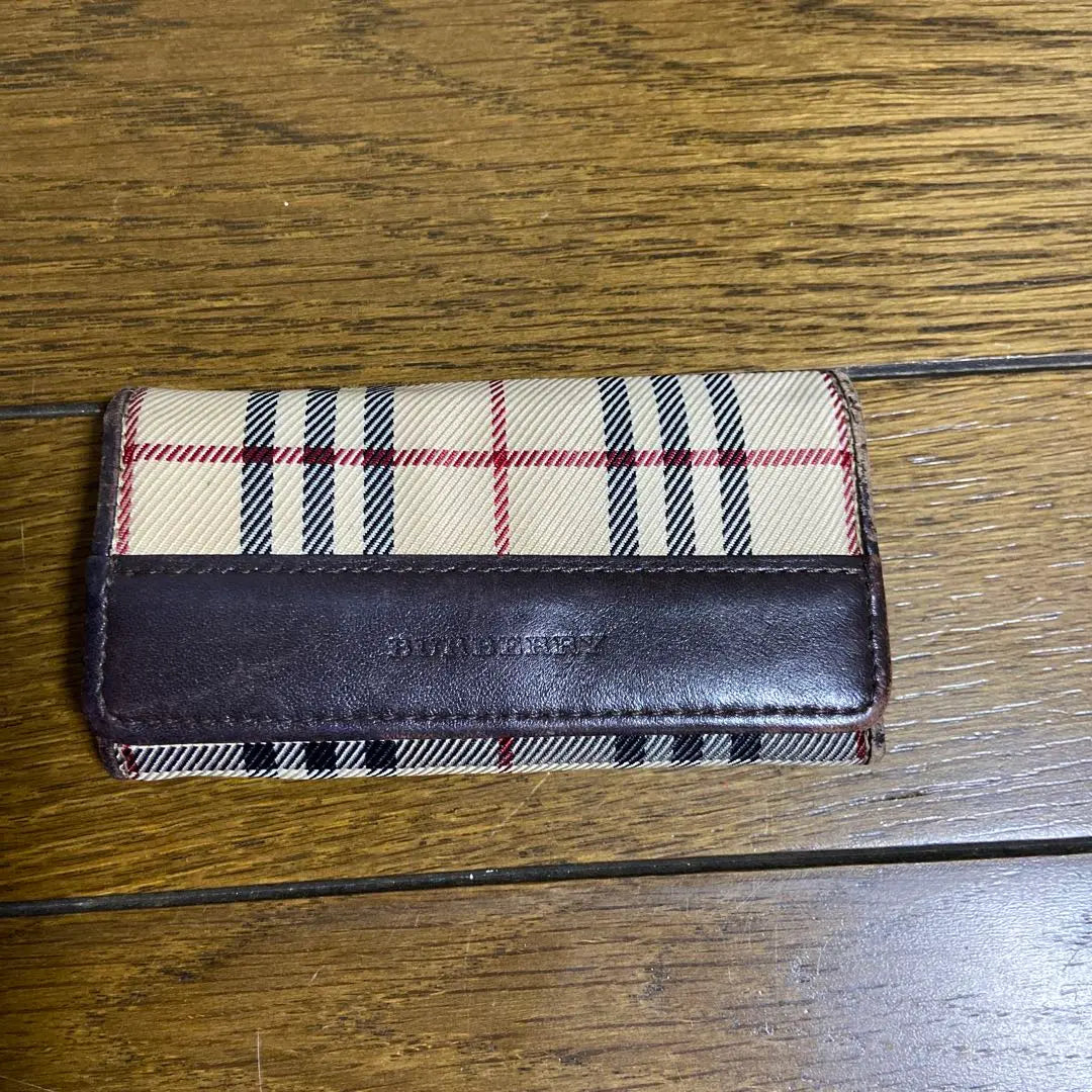 Estuche para llaves con cuadros de Burberry