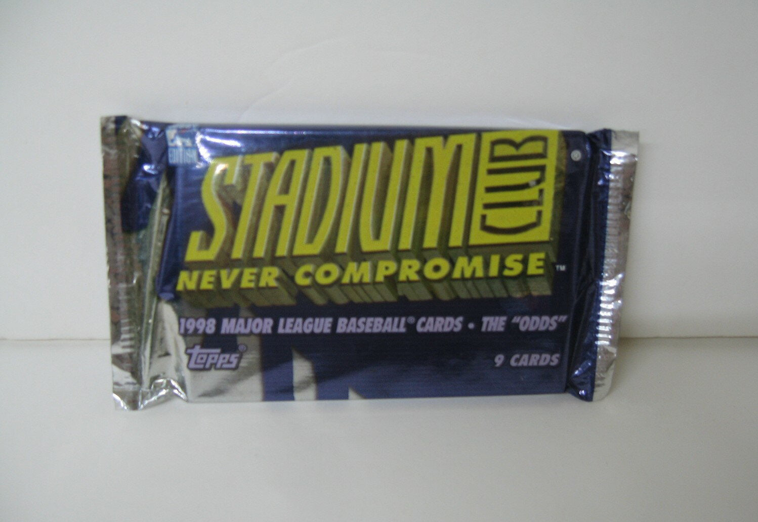 Versión estadounidense Tops STADIUM CLUB NEVER COMPROMISE 1998 Tarjeta de béisbol de las Grandes Ligas 1 paquete de 9 tarjetas (tarjeta coleccionable de MLB Tops)