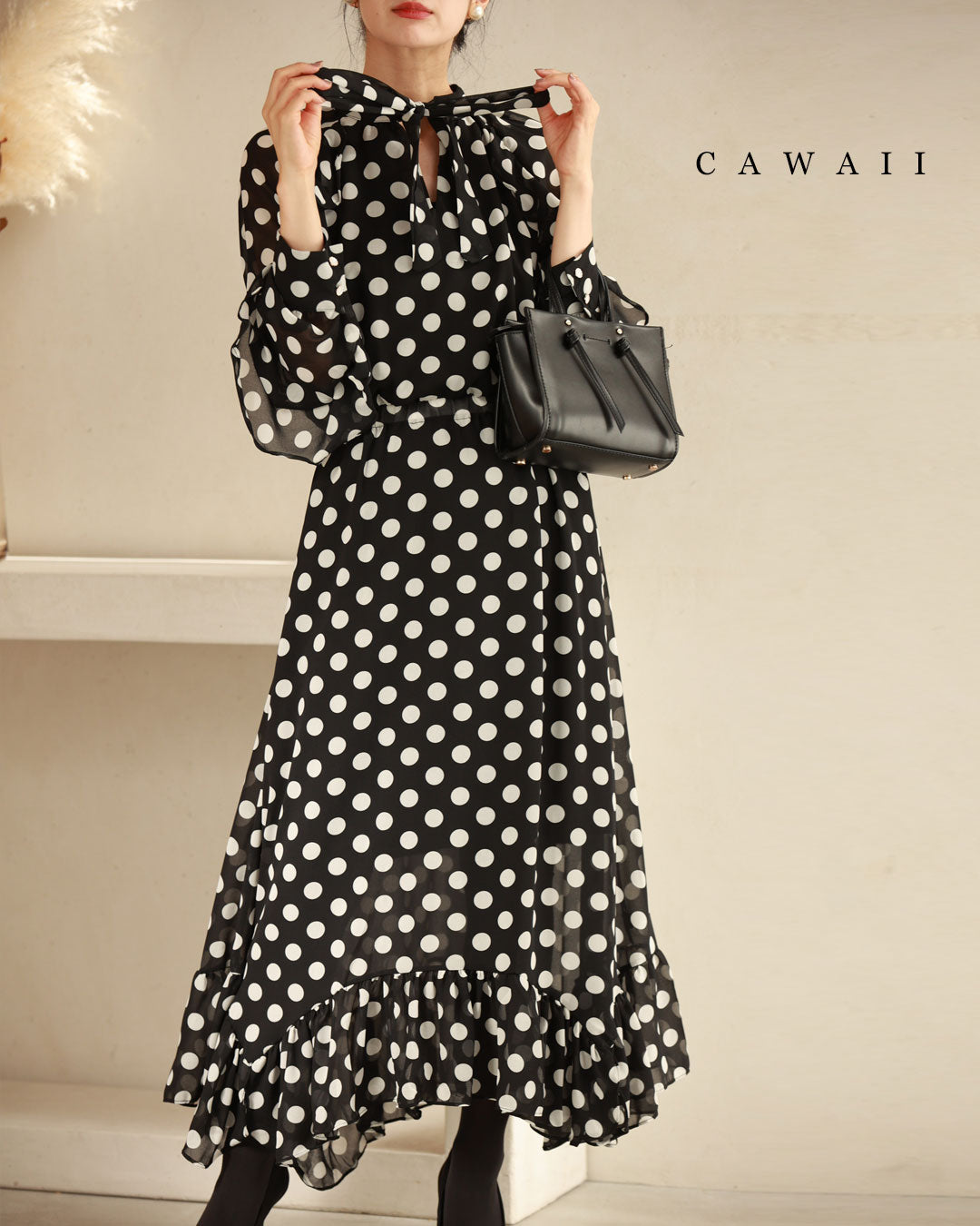 [Restocked ♪ 8pm on 1/14] (S-L compatible) (Black) Dancing random hem ruffled dot medium dress