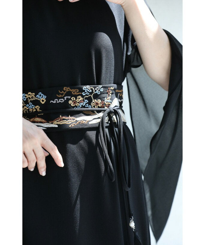 [Restocked ♪ 8pm on March 9th] (S~2L compatible) (with belt) (black) A set of two-piece belt and kimono sleeve medium dresses with beautiful embroidery drawings