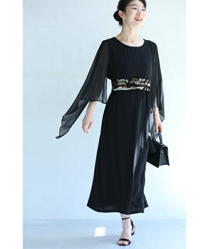 [Restocked ♪ 8pm on March 9th] (S~2L compatible) (with belt) (black) A set of two-piece belt and kimono sleeve medium dresses with beautiful embroidery drawings